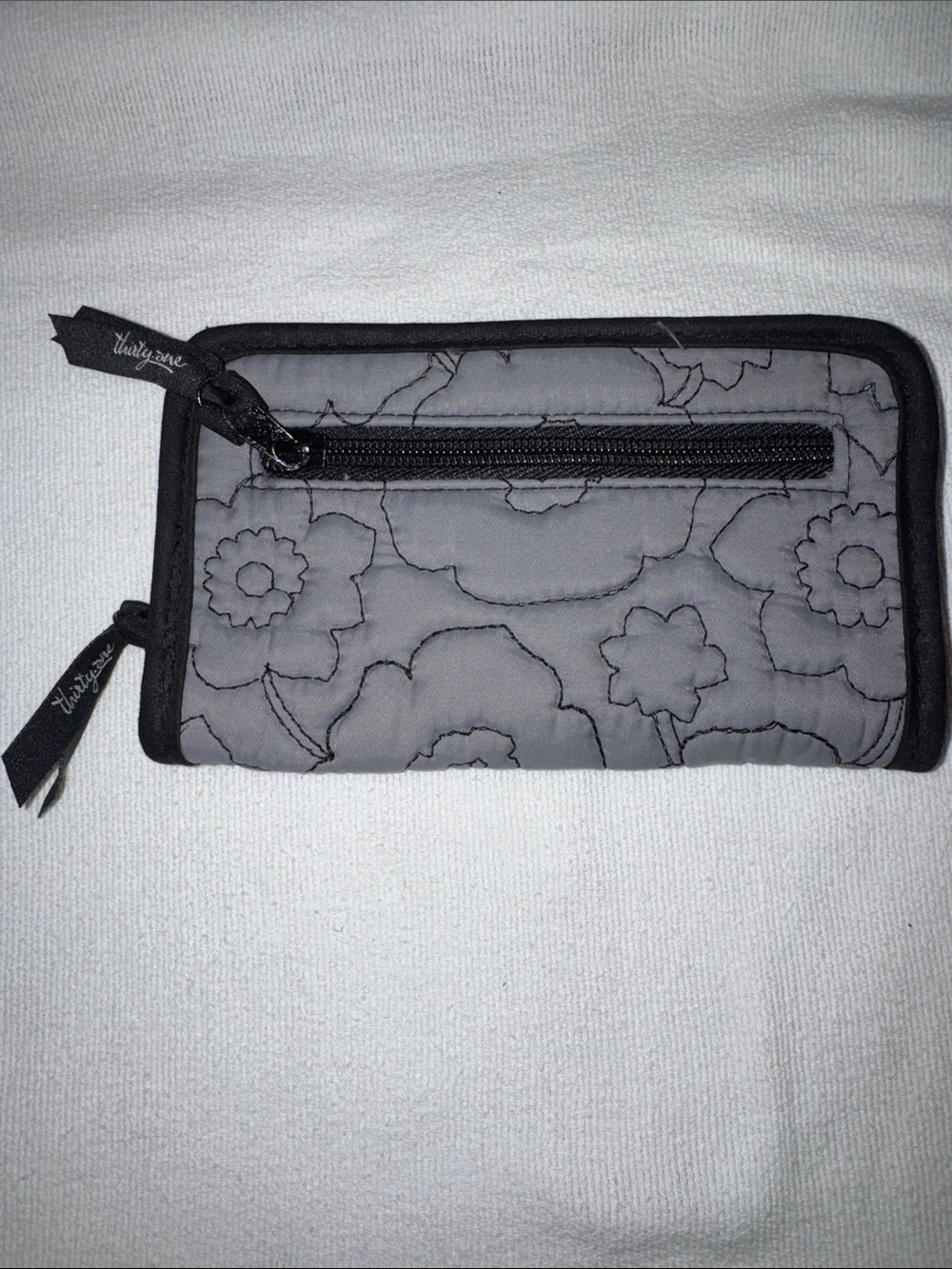 Thirty One Gray Quilted Floral Zip Wallet - Like New